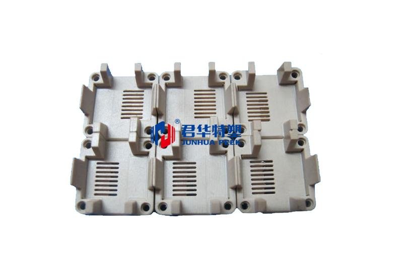 Fixação eletrônica em PEEK