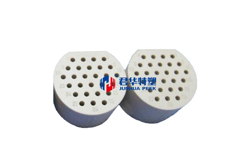 Conectores Isolados em PEEK