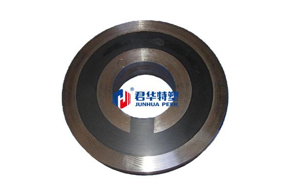 Disco resistente ao desgaste moldado por injeção incrustado com PEEK