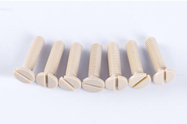 Parafusos de cabeça escareada ranhurada em PEEK